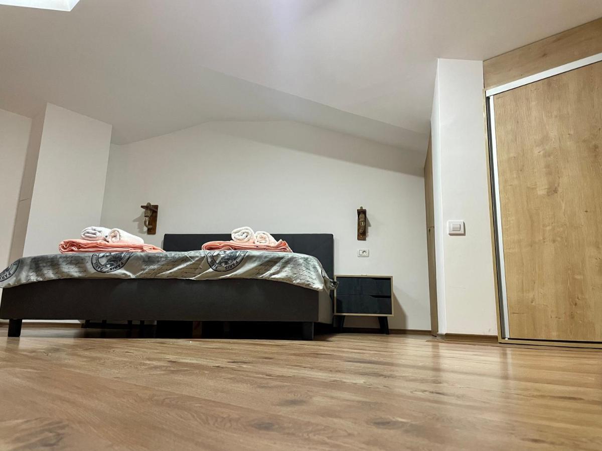 Gallery City Center Apartment Skopje Ngoại thất bức ảnh
