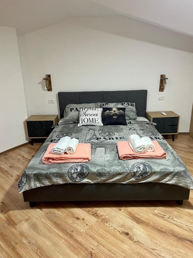 Gallery City Center Apartment Skopje Ngoại thất bức ảnh